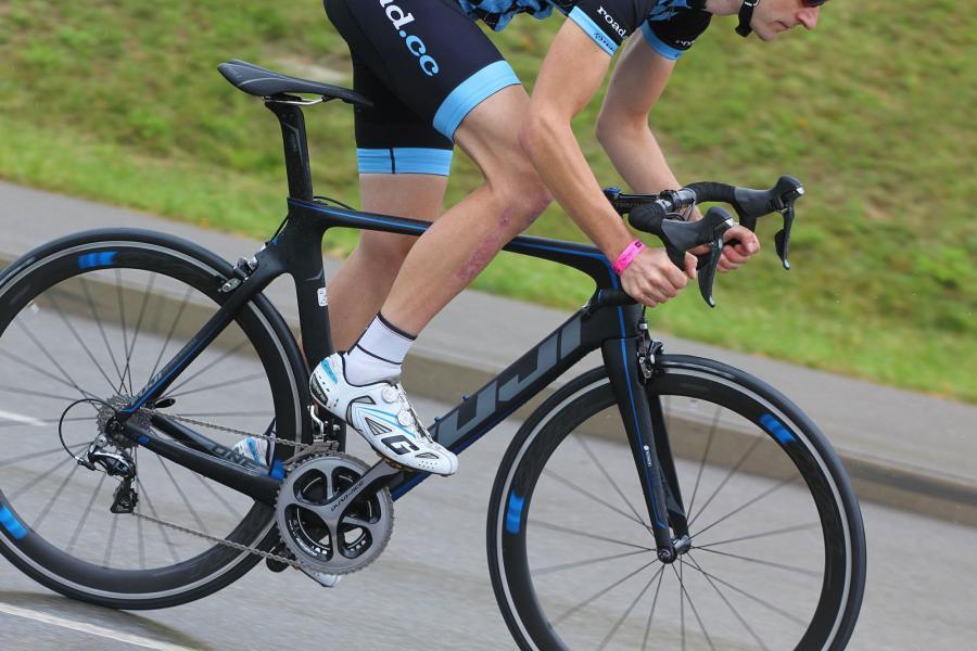 Fuji aero road online bike